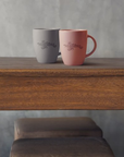 Le mug en porcelaine blanche
