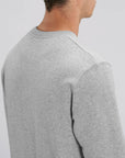 Le sweatshirt iconique à col rond unisexe en coton bio