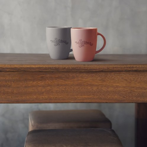 Le mug en porcelaine blanche